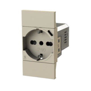 Bticino Living Now 4B.KM.P40 Bipass and Schuko 4Box P40 socket with USB 3.0A