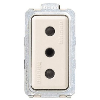 Bticino toma pequeña mágica 2P+E 10A 5113