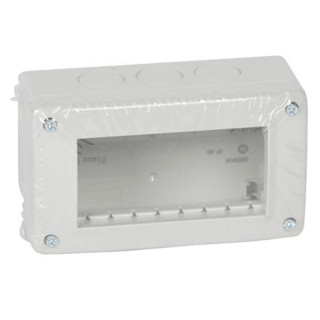 Caja Legrand mural 4 puestos IP40 680604