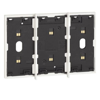 Frame Electrified Bticino Living Now 3 modules White KW8103