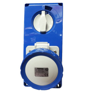 Gewiss vertical interlocked socket 2P+E 32A IP67 GW66315N