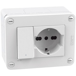 Scatola Bticino MatixGO 3 moduli IP40 con interruttore e presa schuko bianco 28403W2